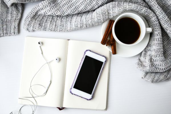 Discover the best podcasts to improve your fluency on conversational Spanish at Your Spanish Hub