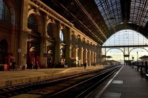 Online Spanish Course to learn vocabulary and useful expressions to use at the train or bus station in Spain or Latinamerica- Your Spanish Hub